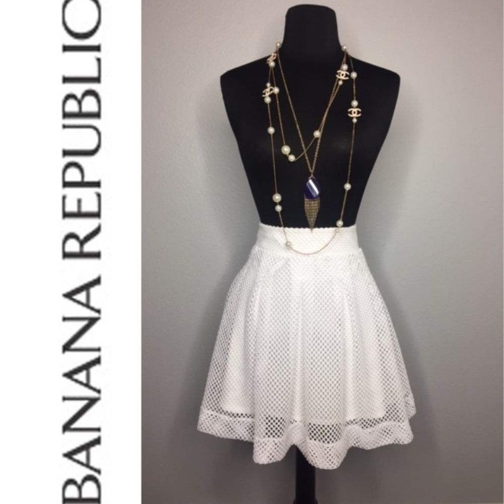 BANANA REPUBLIC Flirty Twirl Mini Skirt